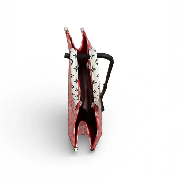 Louis Vuitton OnTheGo GM Crafty Monogram *LIMITED EDITION/AUTHENTICATED* - Picture 5 of 15